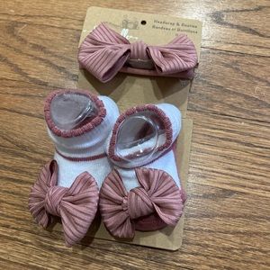 5 for $25! Head wrap and booties